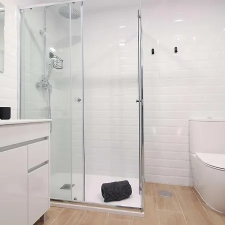 Moderno Estudio En Торремолинос